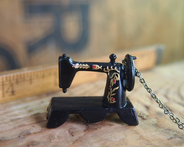 Mini sewing machine necklace