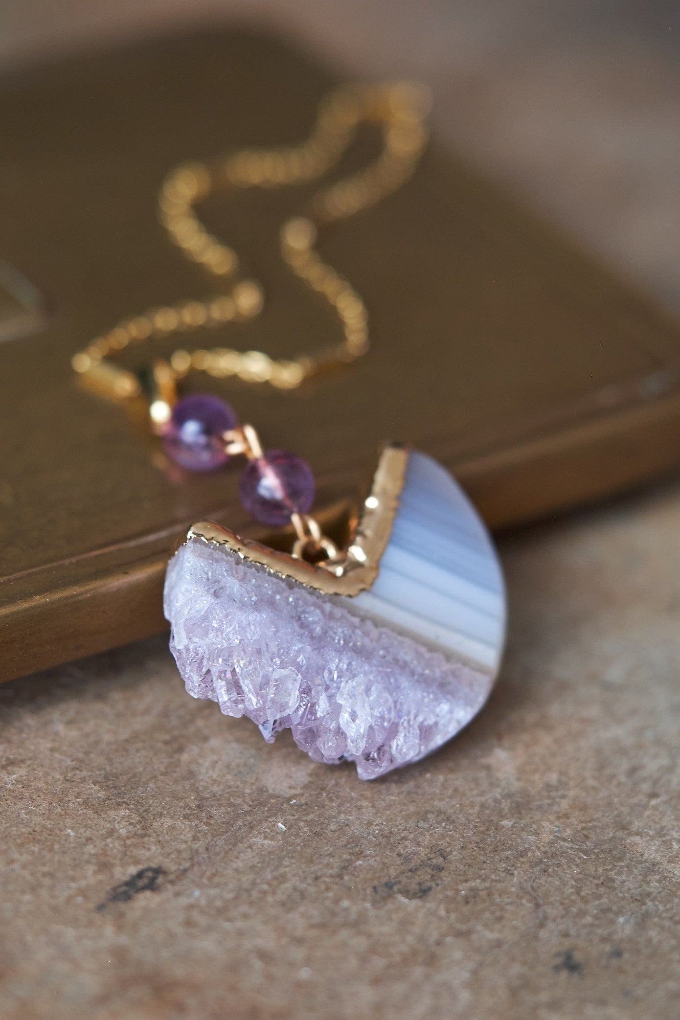 Amethyst and agate pendulum necklace