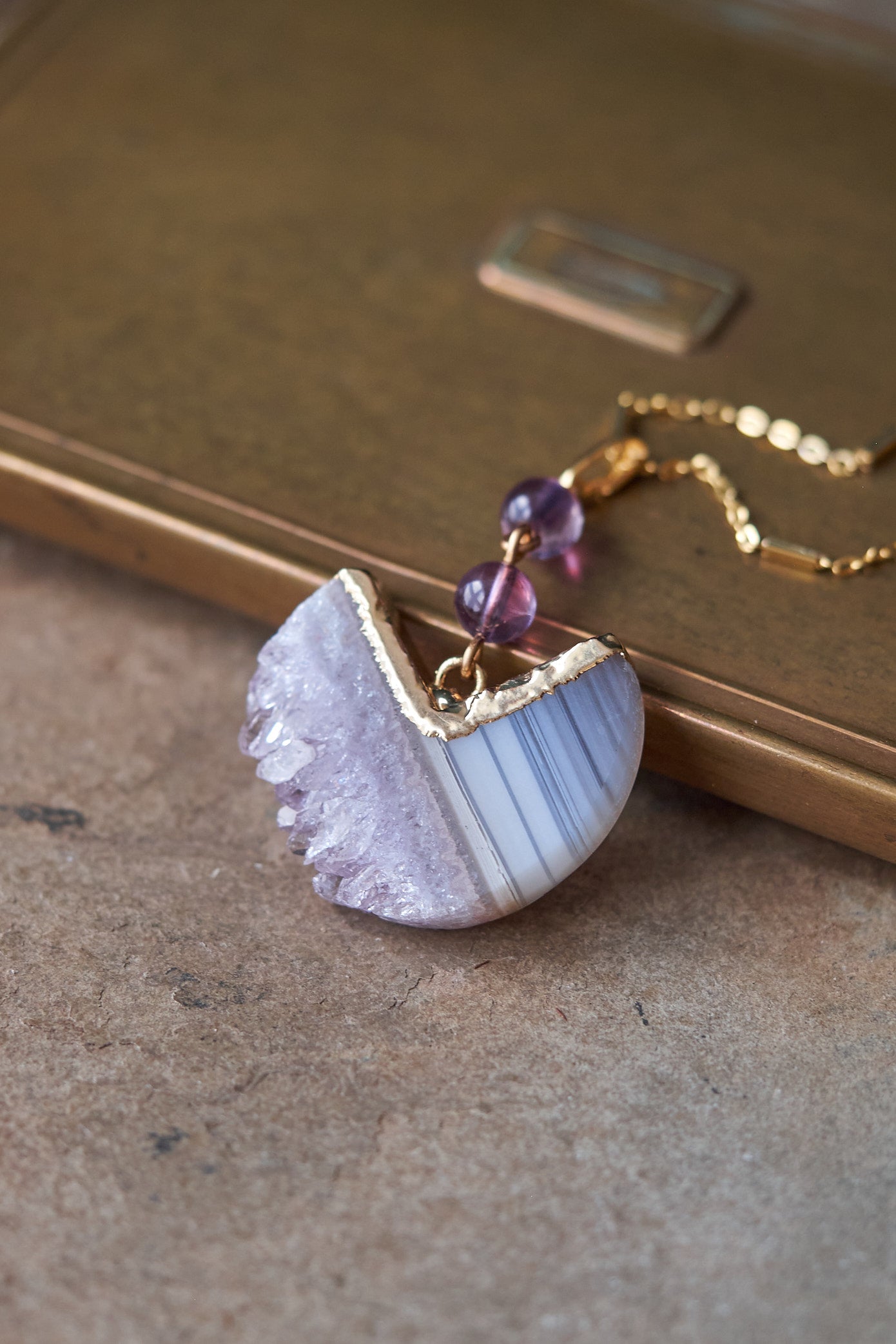 Amethyst and agate pendulum necklace